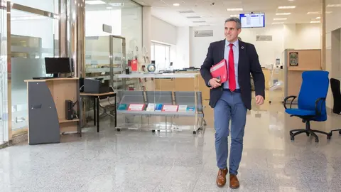 Pablo Zuloaga, vicepresidente y portavoz del Gobierno de Cantabria, en la sede del Ejecutivo al t&eacute;rmino de una reuni&oacute;n semanal
