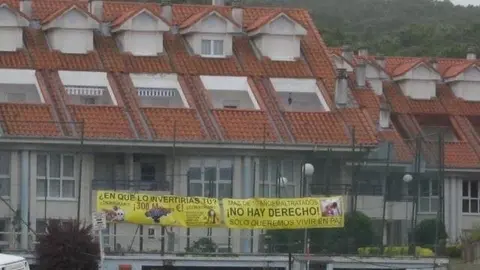 viviendas con sentencia de derribo playa de La Arena, en Isla, Cantabria