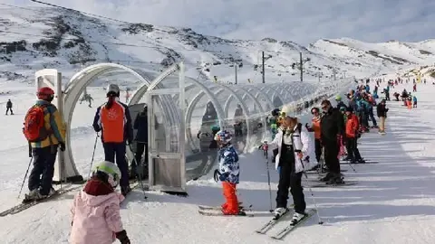 Cerca-de-9-000-personas-eligen-Alto-Campoo-en-el-Puente-de-Diciembre