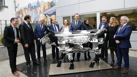 El consejero de Desarrollo Rural, Ganader&iacute;a, Pesca, Alimentaci&oacute;n y Medio Ambiente, Guillermo Blanco, posa con todo su equipo antes de presentar los presupuestos de su departamento para 2020