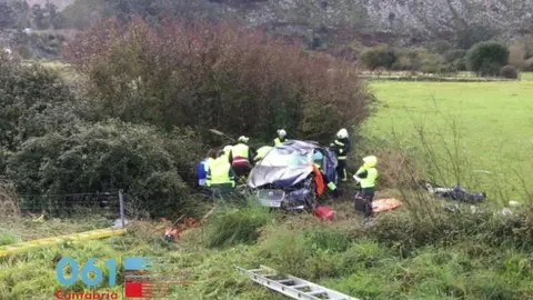 Coche accidentado en Lusa (Castro Urdiales) con dos heridos graves