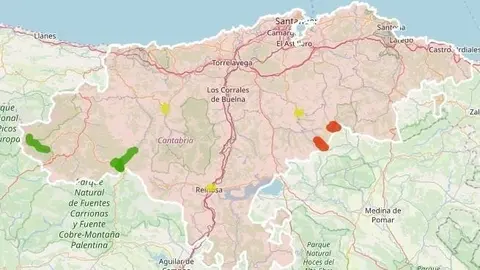 Estado de las carreteras de Cantabria, con puntos en rojo en los cerrados los puertos; en amarillo en los que se necesita circular con precauci&oacute;n y los abiertos sin incidencias en verde