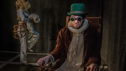 Escena de 'Tullidos'