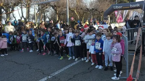 Ni&ntilde;os en la San Silvestre de Santander