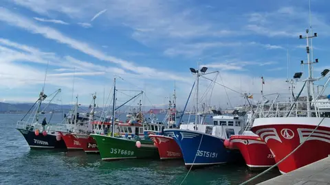 Barcos pesqueros c&aacute;ntabros
