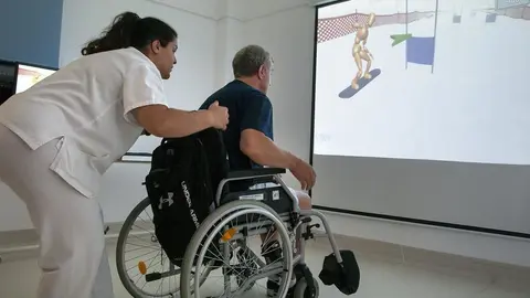 El Instituto de Enfermedades Neurol&oacute;gicas de C-LM incorpora realidad virtual para rehabilitaci&oacute;n f&iacute;sica y cognitiva