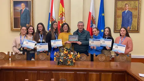 El Ayuntamiento de Suances felicita a la gimnasta suancina Mar&iacute;a Torices