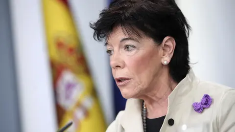 La ministra Portavoz, y de Educaci&oacute;n y Formaci&oacute;n Profesional en funciones, Isabel Cela&aacute;, en rueda de prensa tras el Consejo de Ministros en Moncloa, en Madrid (Espa&ntilde;a), a 22 de noviembre de 2019.