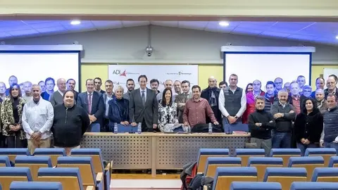 El consejero de Obras P&uacute;blicas, Ordenaci&oacute;n del Territorio y Urbanismo, Jos&eacute; Luis Gochicoa, se re&uacute;ne con los alcaldes de Cantabria para informar sobre los programas de subvenciones de su departamento.