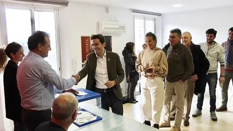 Casares pide a la militancia del PSOE de Cantabria que apoye el acuerdo con Unidas Podemos
