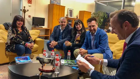 Reuni&oacute;n del consejero de Medio Ambiente y el alcalde de Colindres