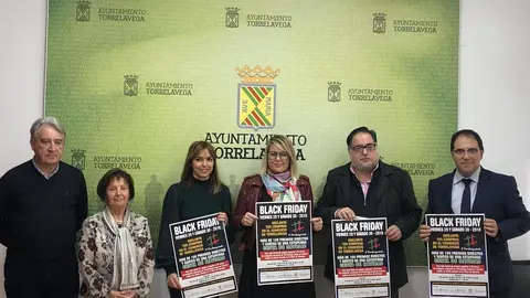 Presentaci&oacute;n de la campa&ntilde;a del Black Friday en Torrelavega
