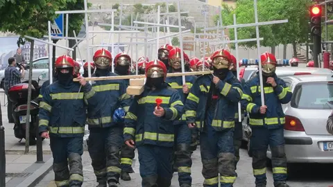 Manifestaci&oacute;n De Los Bobmeros Del SEMCA