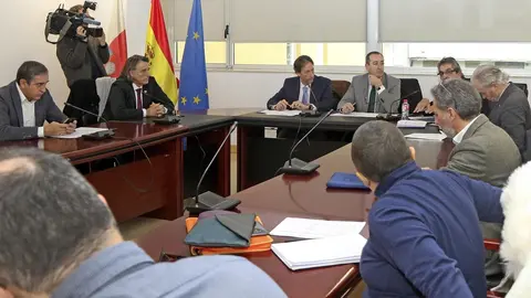 El consejero de Obras P&uacute;blicas, Ordenaci&oacute;n del Territorio y Urbanismo, Jos&eacute; Luis Gochicoa, preside la reuni&oacute;n de la CROTU