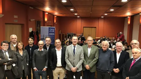 Participantes en la mesa de debate sobre cambio clim&aacute;tico en la UC