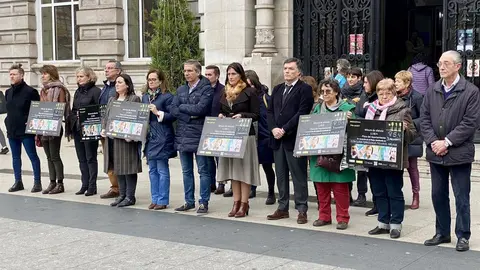 Minuto de silencio por las cinco &uacute;ltimas v&iacute;ctimas de violencia de g&eacute;nero