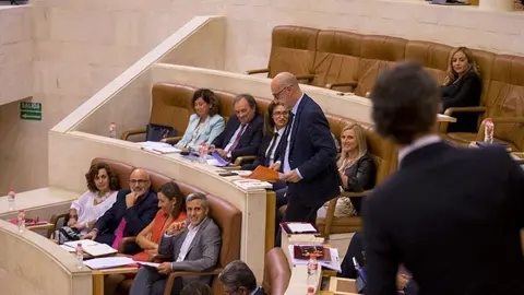 El diputado regional de Cs F&eacute;lix &Aacute;lvarez en el hemiciclo del Parlamento