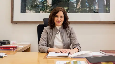 Retrato de la presidenta de la Comunidad de Madrid, Isabel D&iacute;az-Ayuso, en Madrid a 7 de diciembre de 2019