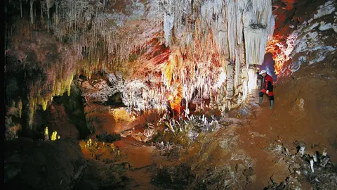 Vista parcial de la cueva de El Soplao