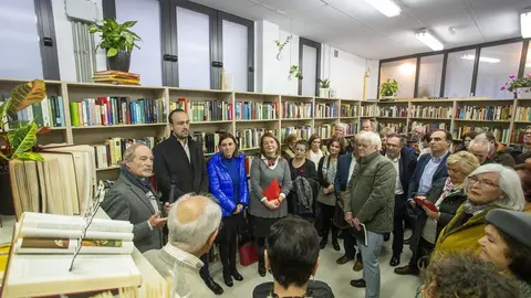 La consejera de Presidencia, Interior, Justicia y Acci&oacute;n Exterior del, Paula Fern&aacute;ndez Via&ntilde;a, ha asistido a la apertura de la Librer&iacute;a Solidaria de AMICA