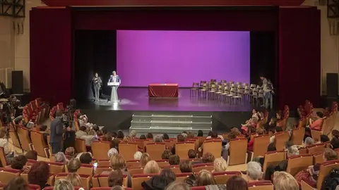 El vicepresidente y consejero de Igualdad, Pablo Zuloaga, junto con las consejeras de Presidencia, Interior, Justicia y Acci&oacute;n Exterior, Paula Fern&aacute;ndez, y de Empleo y Pol&iacute;ticas Sociales, Ana Bel&eacute;n &Aacute;lvarez,  en la presentaci&oacute;n del Consejo de la Mujer