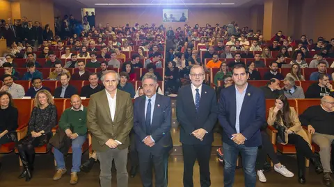 El presidente de Cantabria, Miguel &Aacute;ngel Revilla, y el rector, Angel Pazos, cierran el programa de actividades organizados con motivo de la COP25 en Cantabria