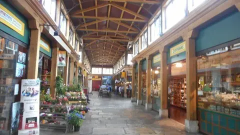 mercado del este