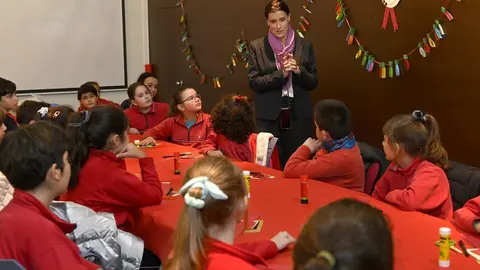 Igual en una sesi&oacute;n del programa municipal 'Navidades por el mundo'