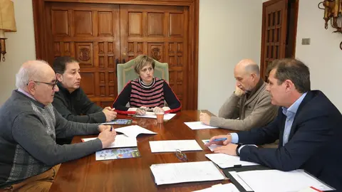 Nota Y Foto: Reuni&oacute;n Fundaci&oacute;n Obra P&iacute;a Juan De Herrera