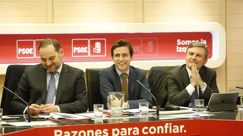 Pedro Casares, junto a &Aacute;balos, ministro de Fomento en funciones