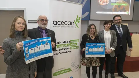 El consejero de Sanidad, Miguel Rodr&iacute;guez (segundo por la izquierda) asiste a la presentaci&oacute;n de la nueva web de ACECAN junto a representantes de esta asociaci&oacute;n y al responsable de la p&aacute;gina