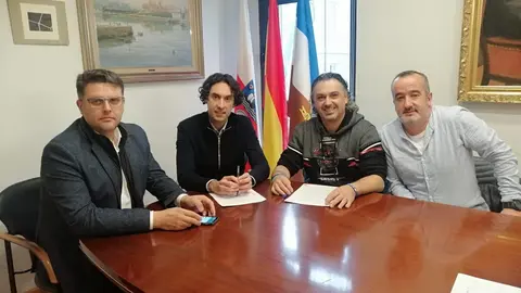 El Ayuntamiento de Astillero firma el convenio de colaboraci&oacute;n con el Colectivo Solidario La Fondona