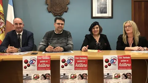 El concejal de Comercio y Desarrollo Local, Vicente Palazuelos, las representantes de la Asociaci&oacute;n de Comerciantes de Astillero-Guarnizo (CICAG) Beatriz Hazas y Charo Villanueva, y el director de la Federaci&oacute;n del Comercio (Coercan)
