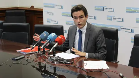 El  secretario general del PSOE y portavoz municipal en el Ayuntamiento de Santander, Pedro Casares