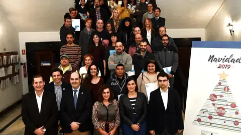 Entrega de diplomas a los 60 desempleados que han participado en los talleres de empleo de Santander