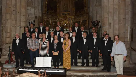 coro polif&oacute;nico la voz de guarnizo