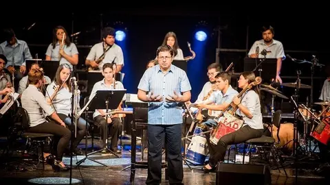 La Orquesta de Instrumentos Reciclados de Cateura