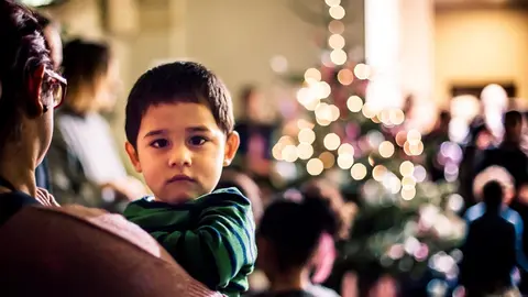 Els Nens I Nenes De La Fundaci&oacute; De L'esperan&ccedil;a Preparen Les Festes De Nadal.