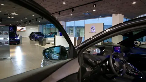 Un concesionario de veh&iacute;culos. 