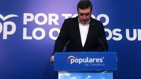 El portavoz del PP de Cantabria, &Iacute;&ntilde;igo Fern&aacute;ndez