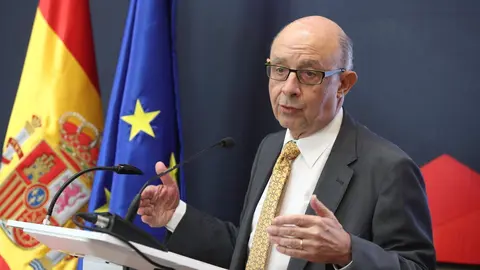 El ministro de Hacienda y Funci&oacute;n P&uacute;blica, Crist&oacute;bal Montoro, interviene en la inauguraci&oacute;n de la jornada sobre 'Estado abierto: principales retos y oportunidades para los poderes p&uacute;blicos y la sociedad civil'