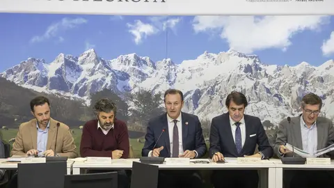 El consejero de Desarrollo Rural, Ganader&iacute;a, Pesca, Alimentaci&oacute;n y Medio Ambiente, Guillermo Blanco, participa, junto a sus hom&oacute;logos de Asturias y Castilla y Le&oacute;n, en la reuni&oacute;n del Patronato del Parque Nacional de los Picos de Europa