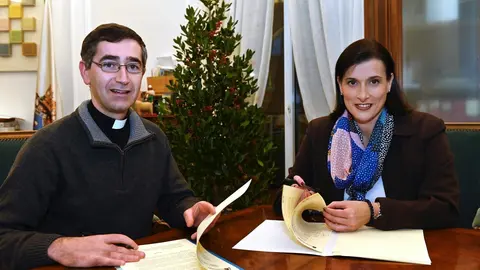 La alcaldesa de Santander, Gema Igual, con el representante de la guarder&iacute;a Valterra, Sergio Llata