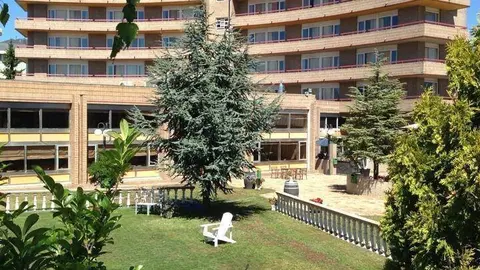 1457749_591233550930940_493525160_n