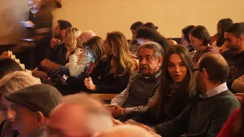 OLYMPUS DIGITAL CAMERA         