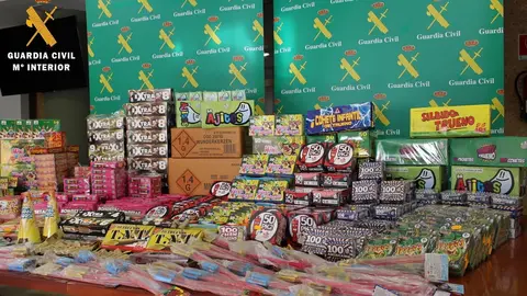 Nota De Prensa La Guardia Civil Interviene M&aacute;s De 65.000 Artificios Pirot&eacute;cnicos
