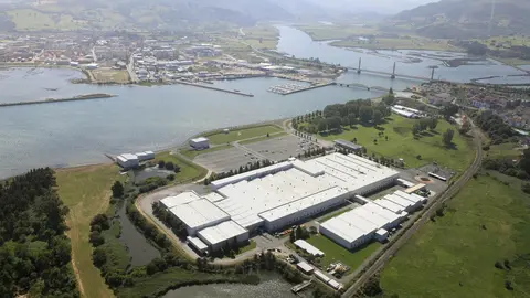 Foto a&eacute;resa de la f&aacute;brica de SEG Automotive Spain en Treto