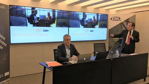 El profesor de Eada Business School Jordi Costa y el presidente de Icsa Grupo, Ernest Poveda