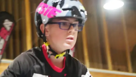 OLYMPUS DIGITAL CAMERA         