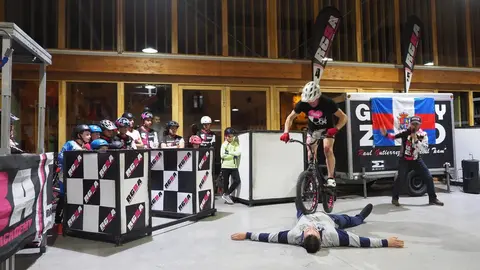 OLYMPUS DIGITAL CAMERA         